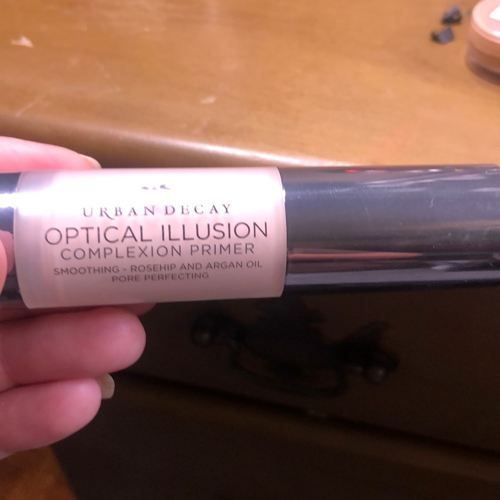 Optical illusion urban decay primer